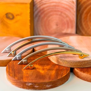 Puxador Curvado para Móveis Aço Escovado 96mm