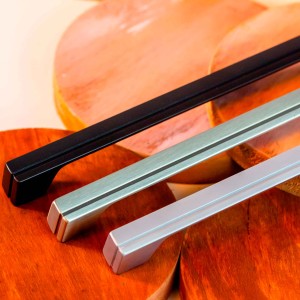 Puxador Alça para Móveis Cromo Acetinado 192mm | Altero Casa M469-192