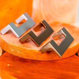 Puxador Alça para Móveis Cromo Acetinado 64mm