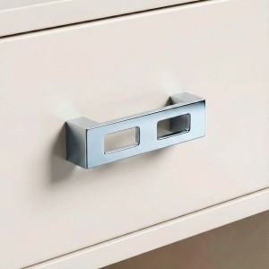Puxador Alça para Móveis Retangular Vazado Cromo 64mm Altero Casa M567-64