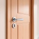 Maçaneta Porta Externa com Roseta Redonda Cromado Acetinado| Altero Casa MA107R1-E2